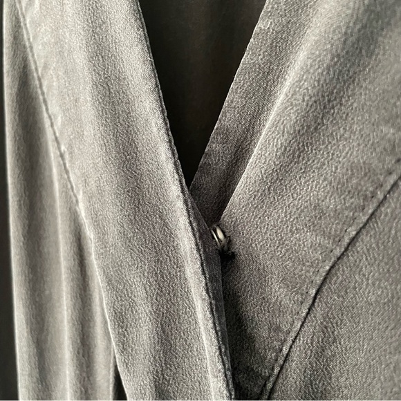 Aritzia Babaton Corbett 100% silk romper slate grey size small - Picture 12 of 16